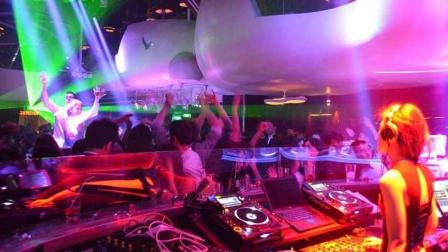 探寻小巷音乐宝藏，特色小店独特魅力之最新DJ
