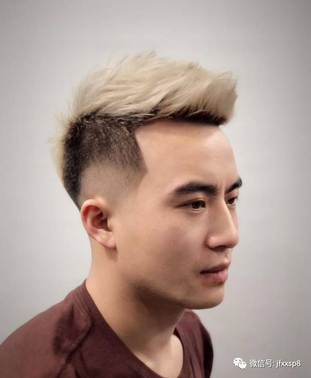 最新男士发型流行趋势，友情与温馨背后的故事风采