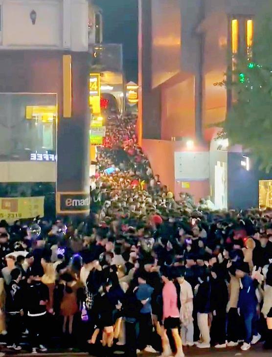 全球新冠最新,全球新冠最新，巷弄深处的独特小店探秘