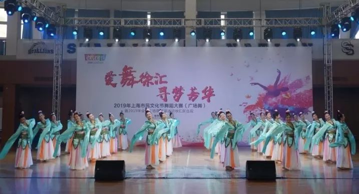 舞蹈比赛节目，舞动友情与家的温馨之夜