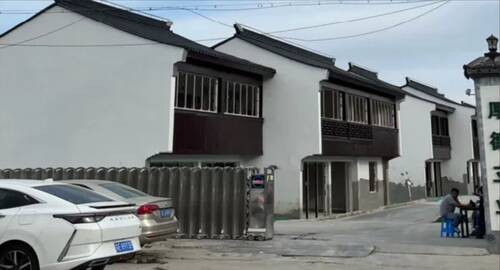 房产新闻网最新动态，小巷深处的独特小店，探索未知的惊喜世界！