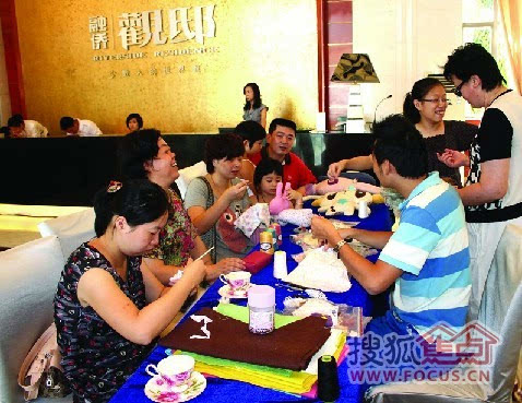 紫泰公馆最新动态，家的温馨与友情的绽放，最新资讯一览