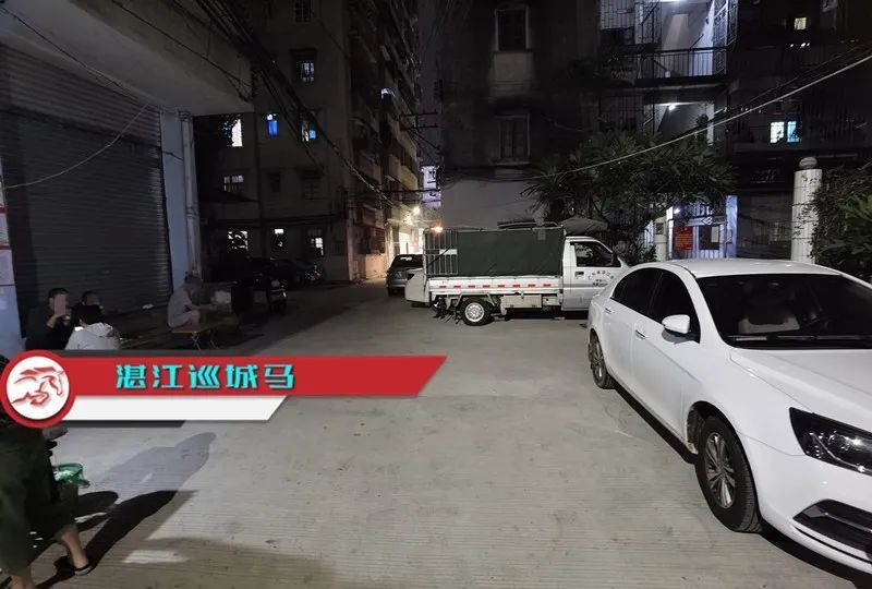 揭秘2016年最新款汽车，小巷深处的独特宝藏探索