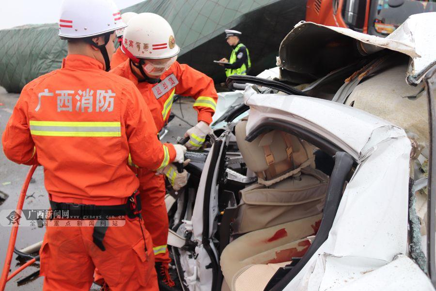 广西来宾车祸现场最新报道，现场直击车祸现场 🚓🚗痛心瞬间