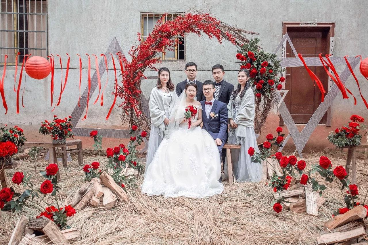 河南农村婚礼新风尚，小巷深处的浪漫嫁娶盛宴，一场别开生面的婚礼庆典视频欣赏